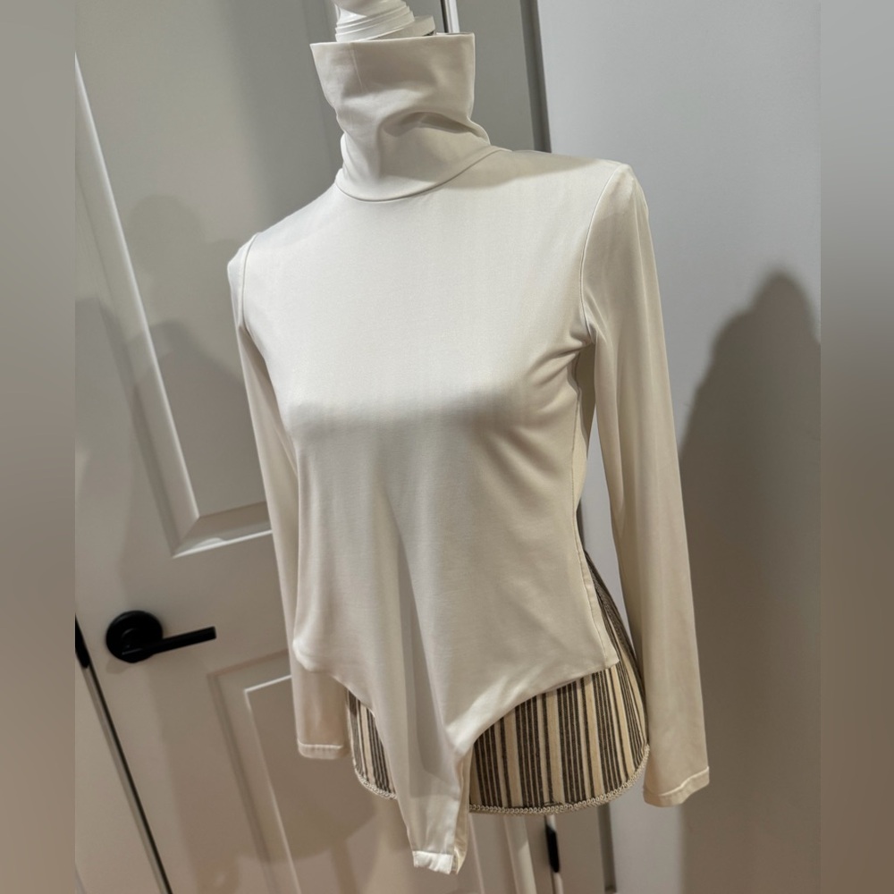 Finesse Meghan White Long Sleeve Backless Bodysuit